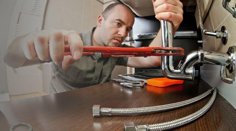 Expert burst pipe repair services in Rock City, IL